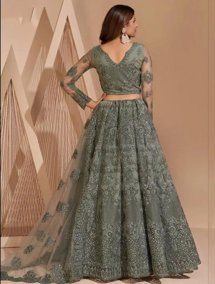 Lehenga Choli Robe de Bal Indienne Manches Longues – Broderie & Sur Mesure