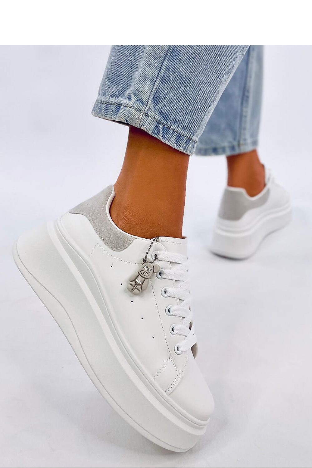 Sports shoes model 192176 Inello