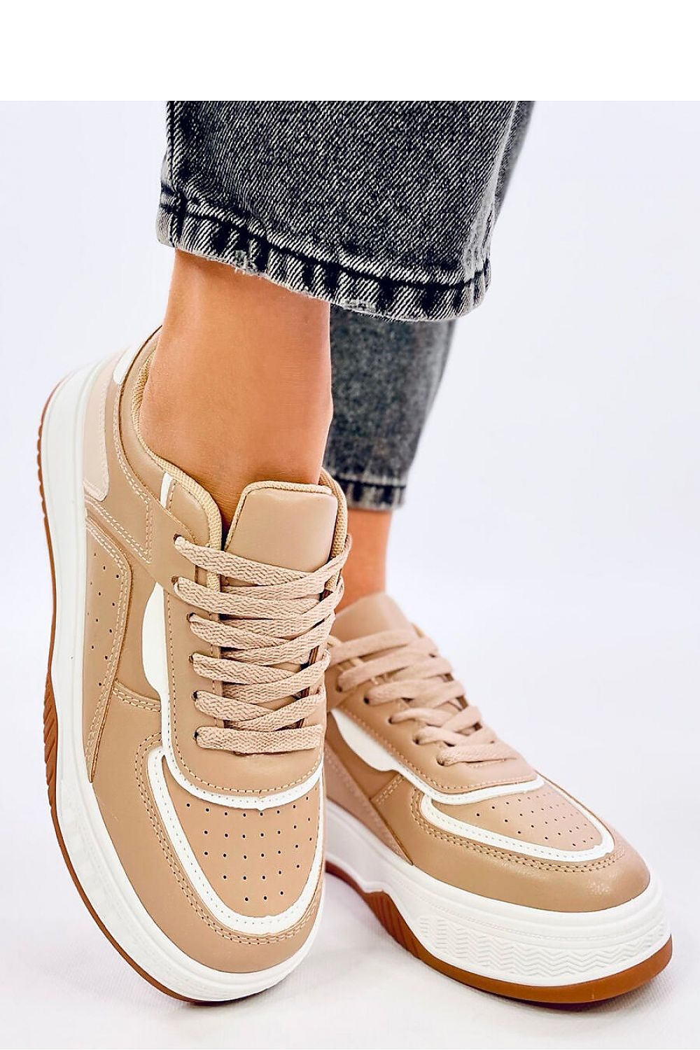 Sports shoes model 192181 Inello