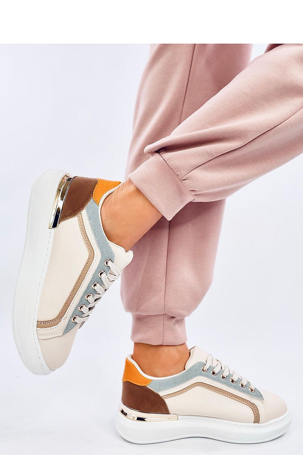 Sports shoes model 193881 Inello