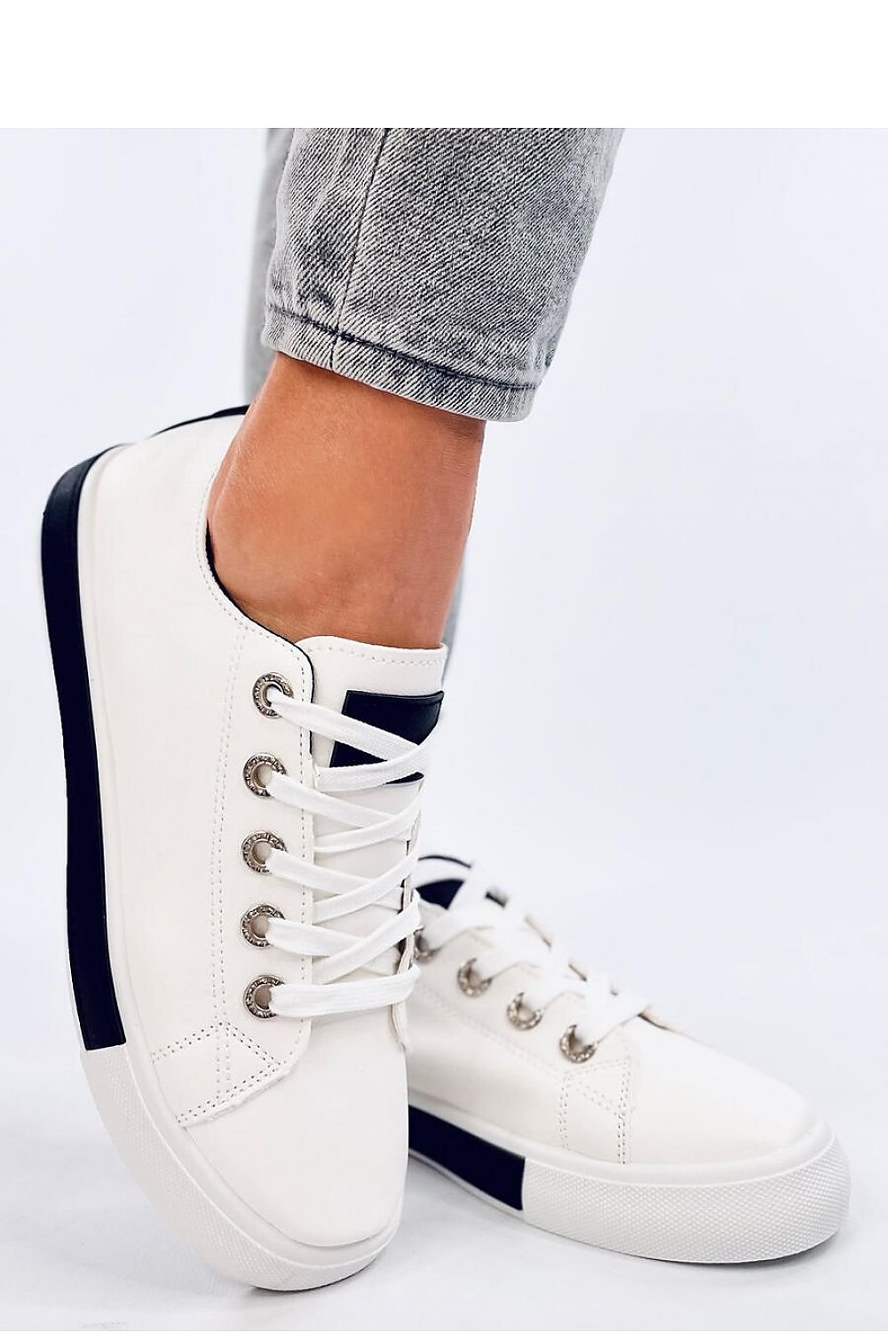 Inello model 194032 sneakers