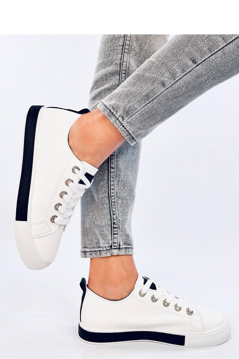 Inello model 194032 sneakers