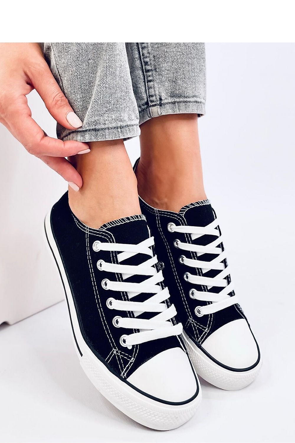 Inello model 194240 sneakers