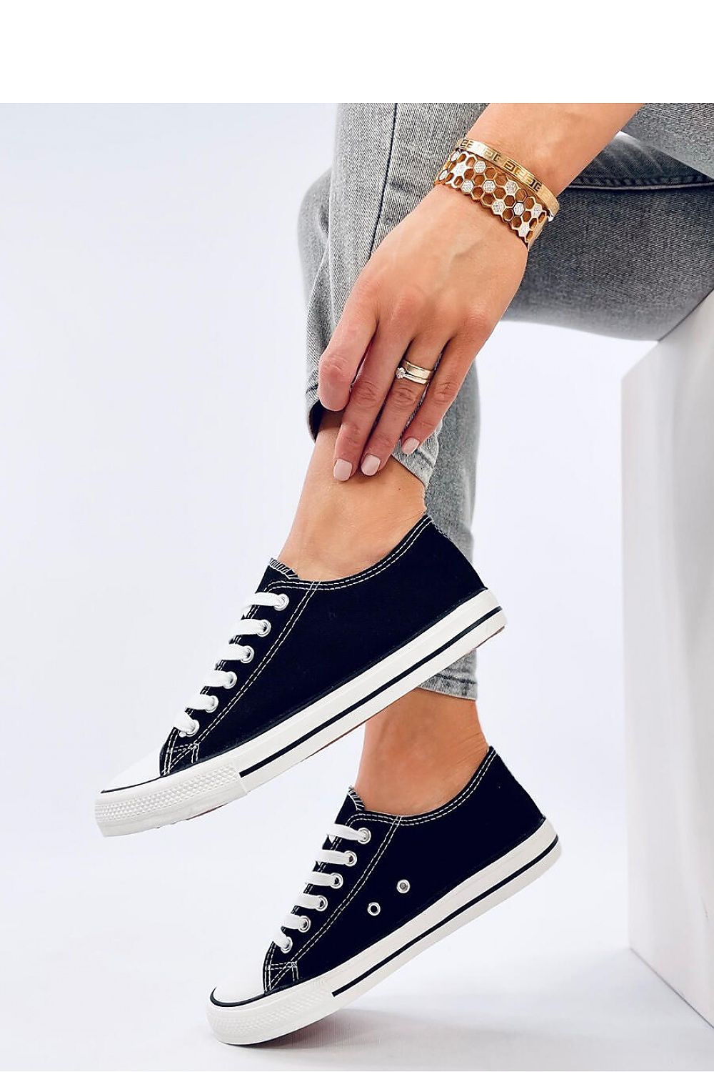 Inello model 194240 sneakers