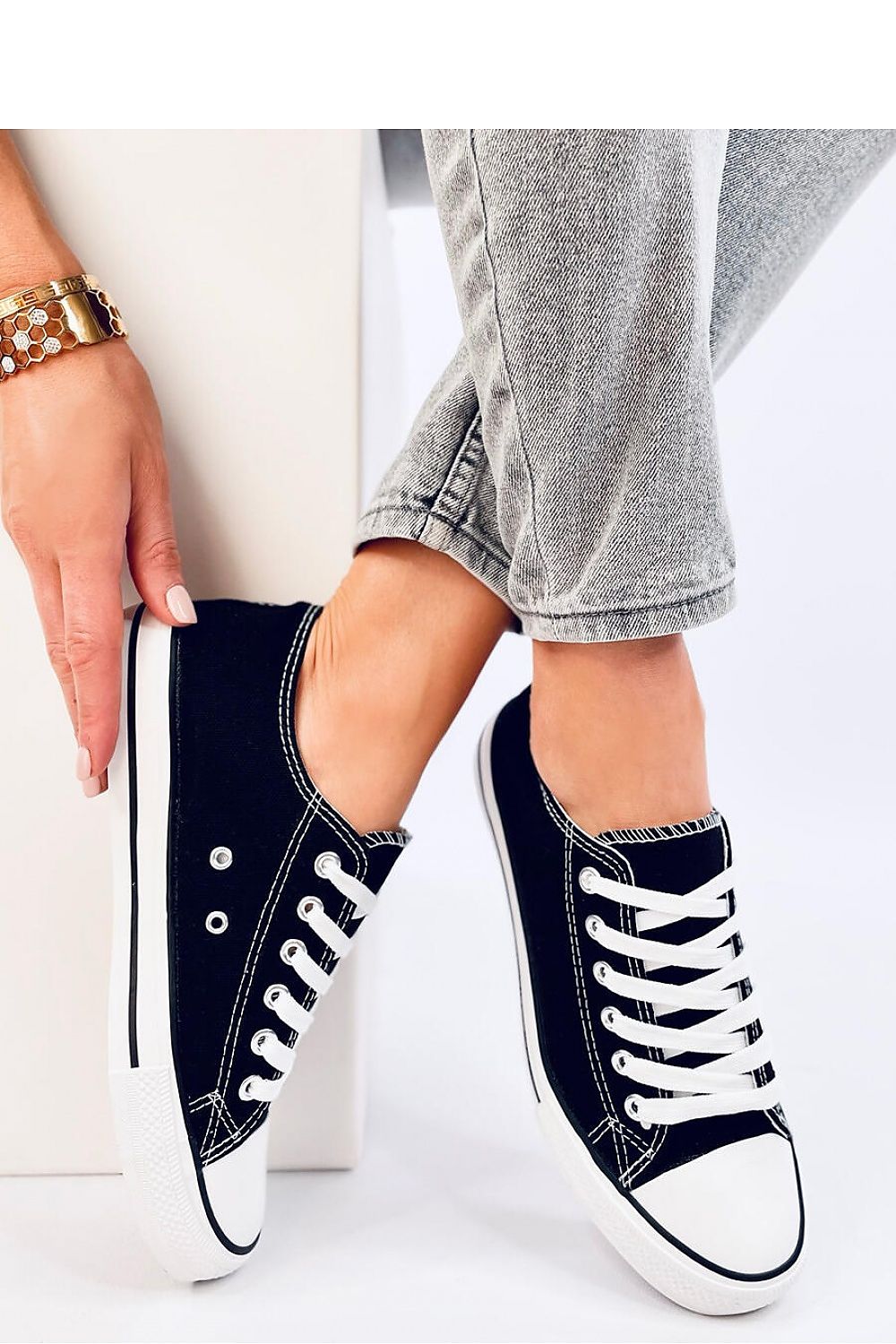 Inello model 194240 sneakers