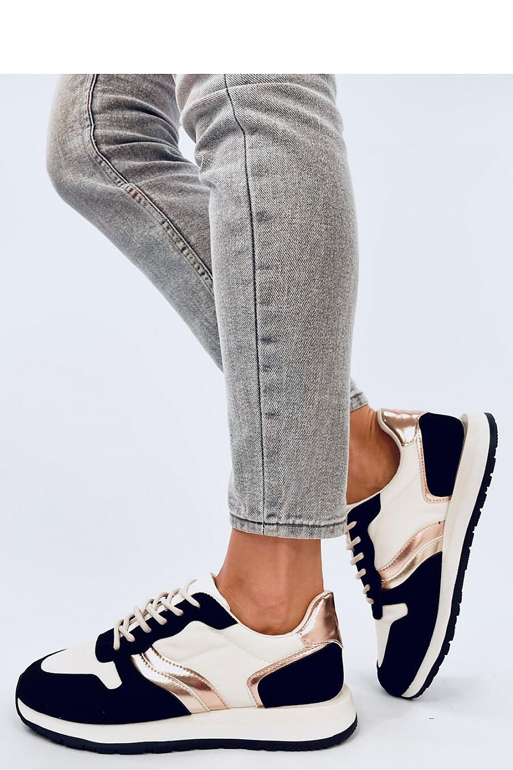 Sports shoes model 194597 Inello