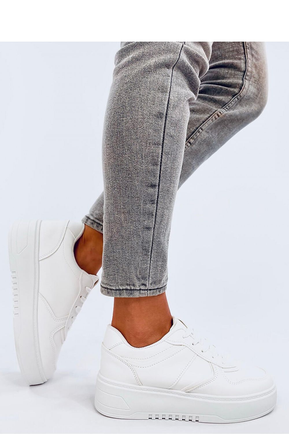 Sports shoes model 194636 Inello