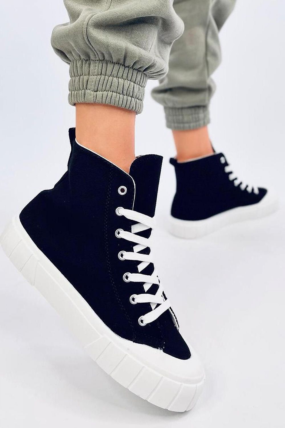 Inello model 195529 sneakers