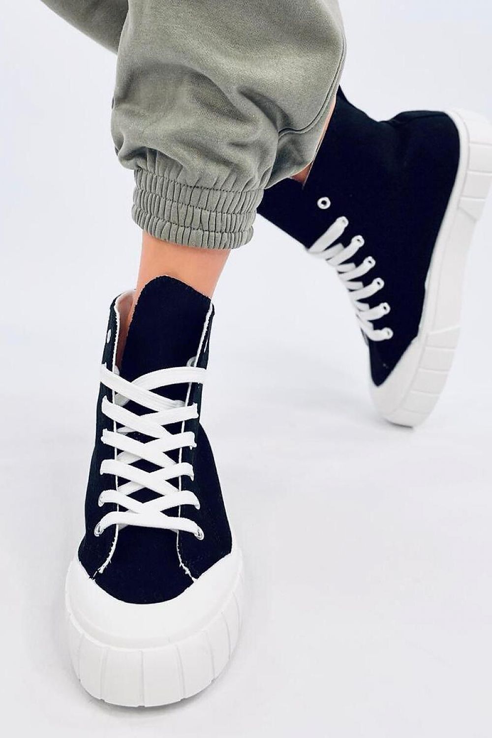 Inello model 195529 sneakers