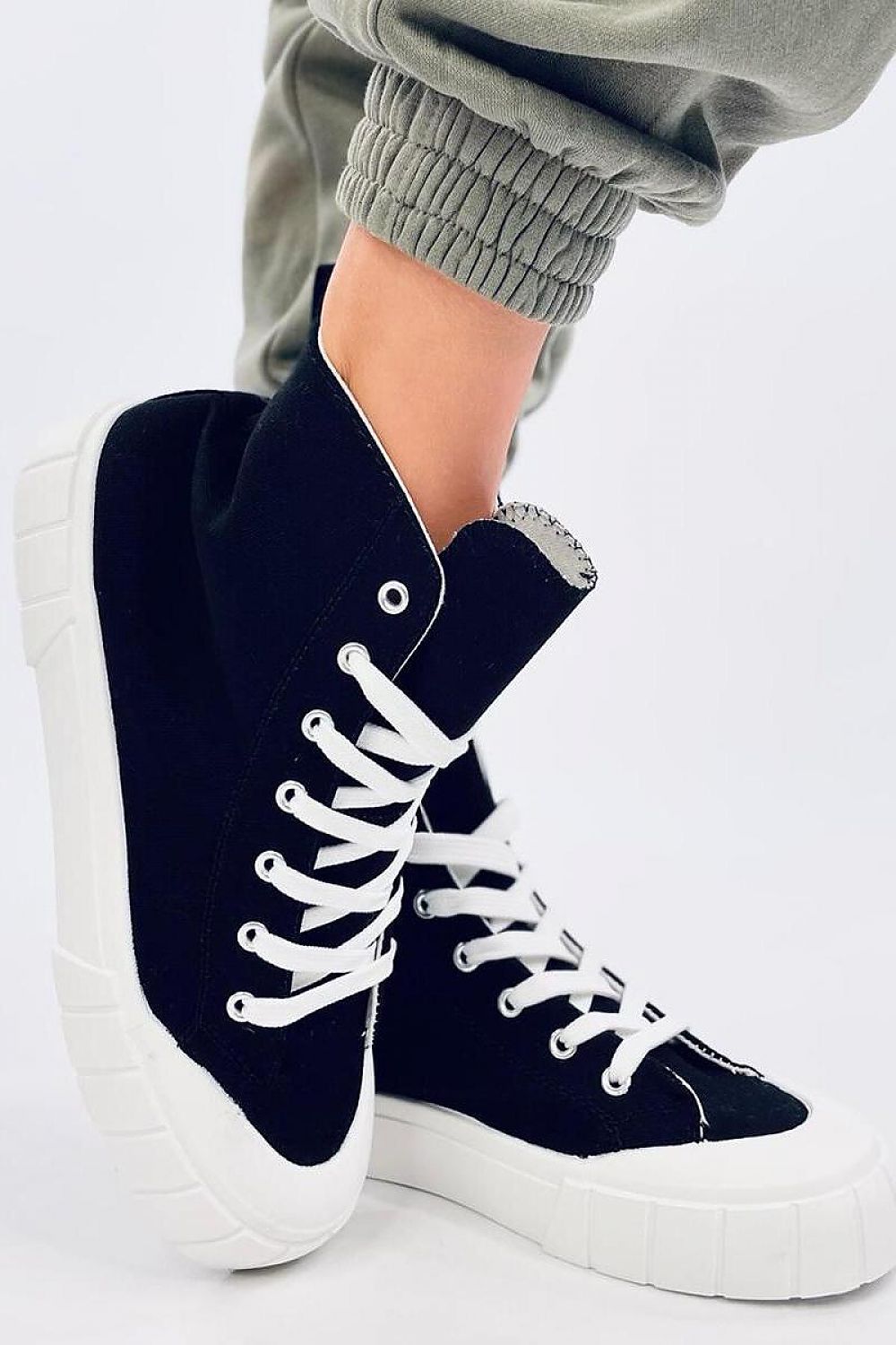 Inello model 195529 sneakers