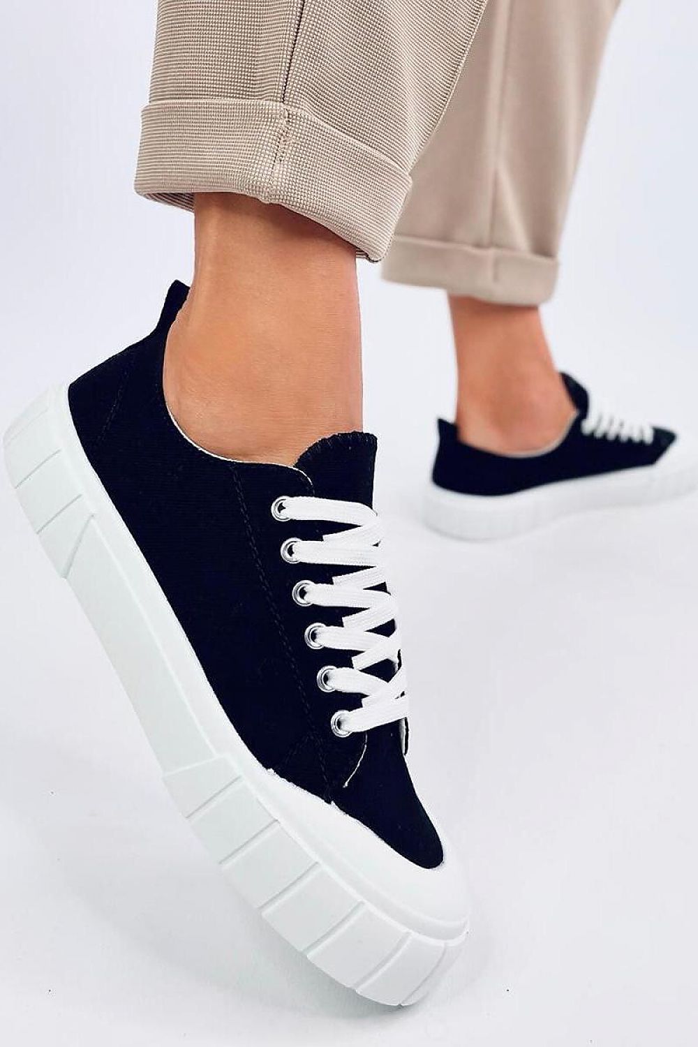 Inello model 195549 sneakers