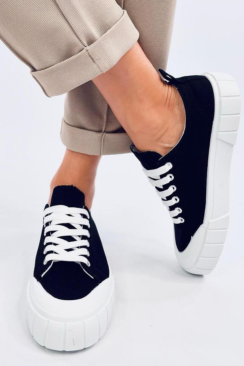Inello model 195549 sneakers