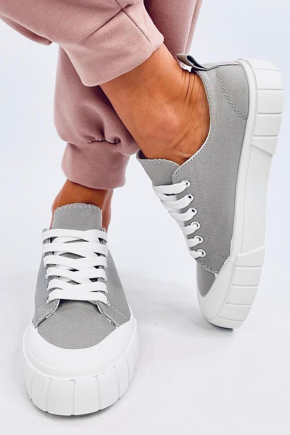 Inello model 195550 sneakers