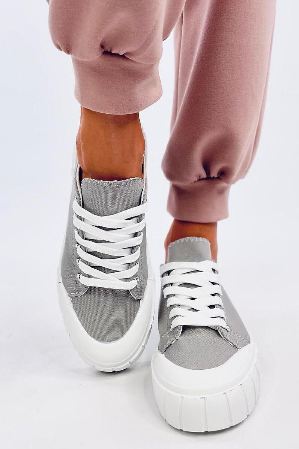 Inello model 195550 sneakers