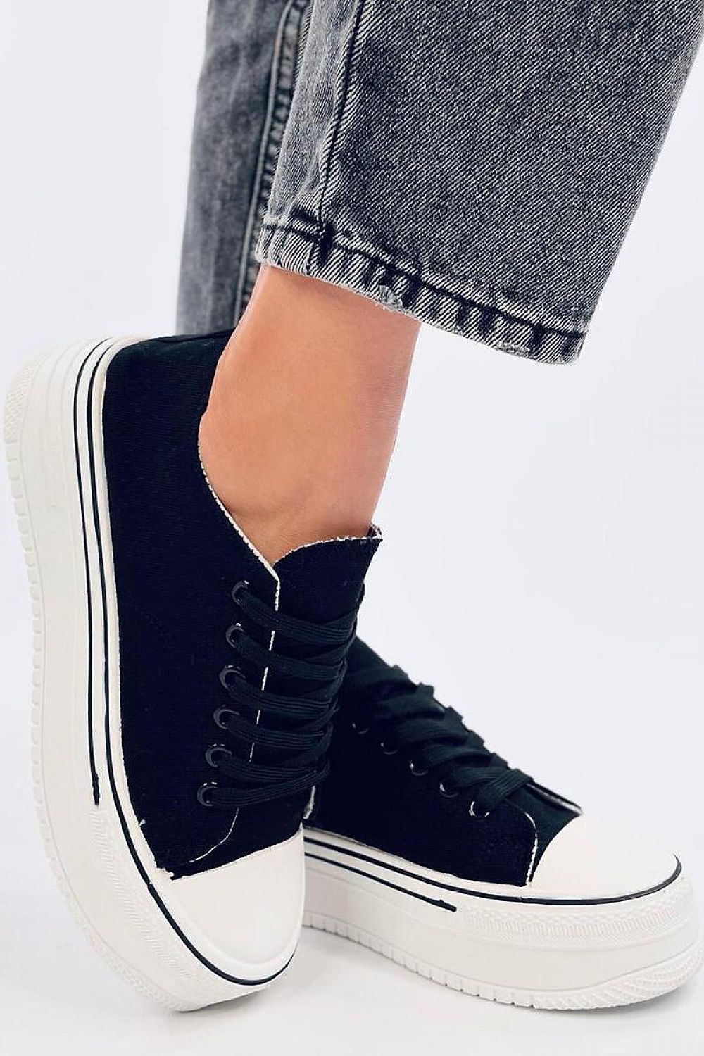 Inello model 195621 sneakers