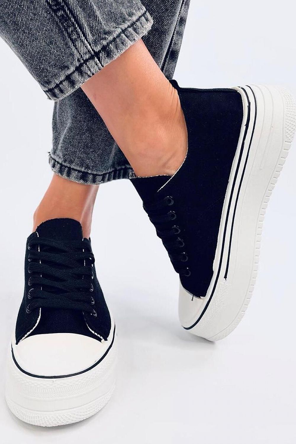 Inello model 195621 sneakers