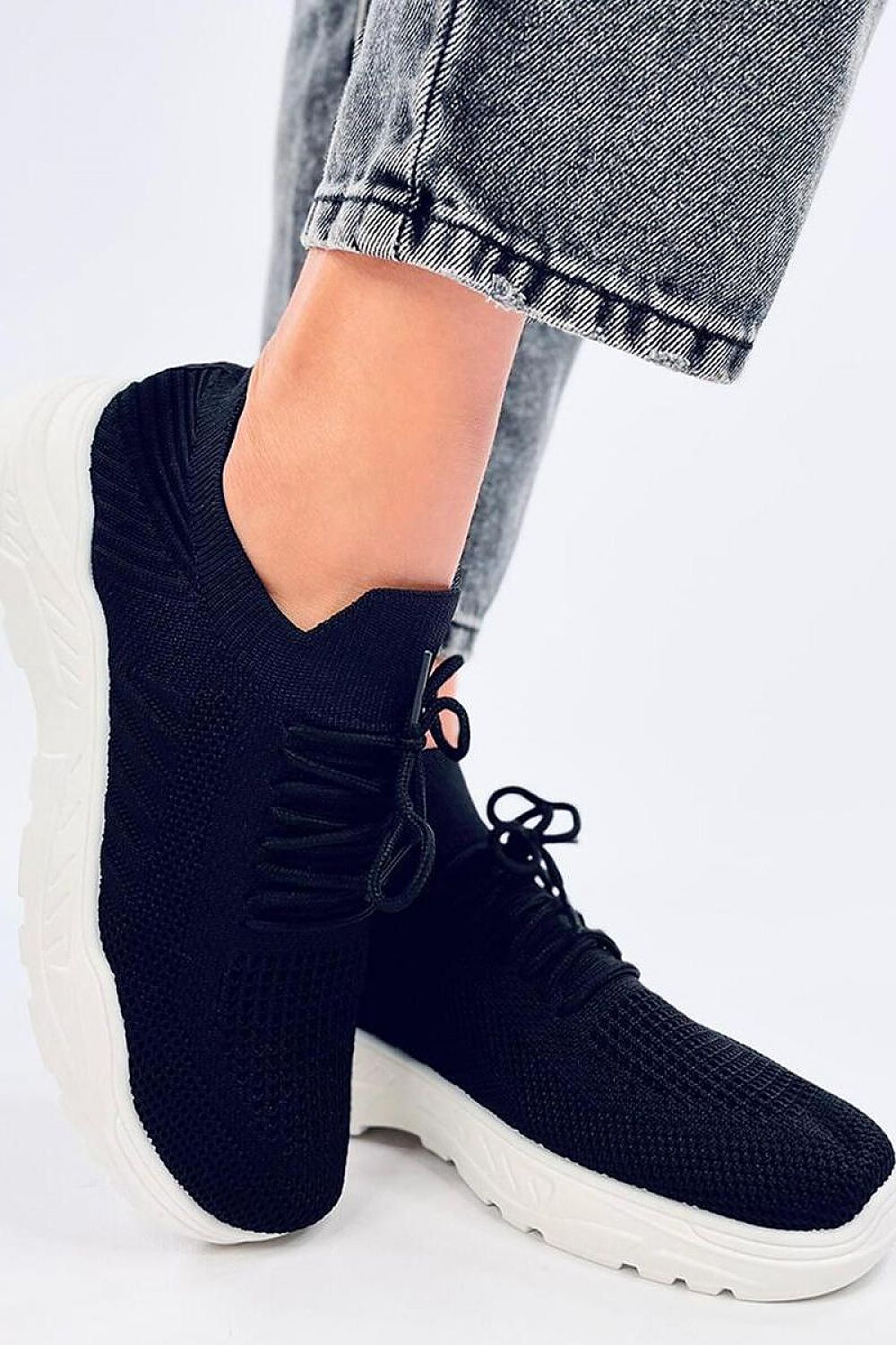 Sports shoes model 196038 Inello