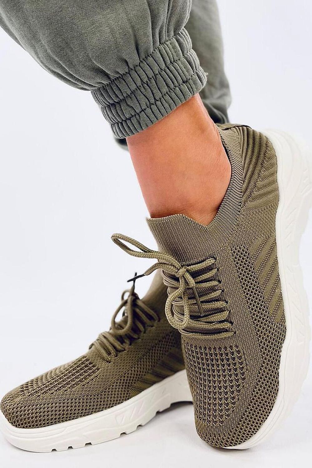 Sports shoes model 196039 Inello