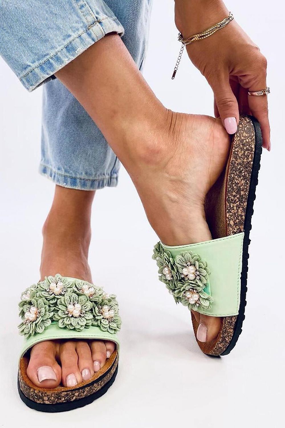 Clacquettes model 197260 Inello