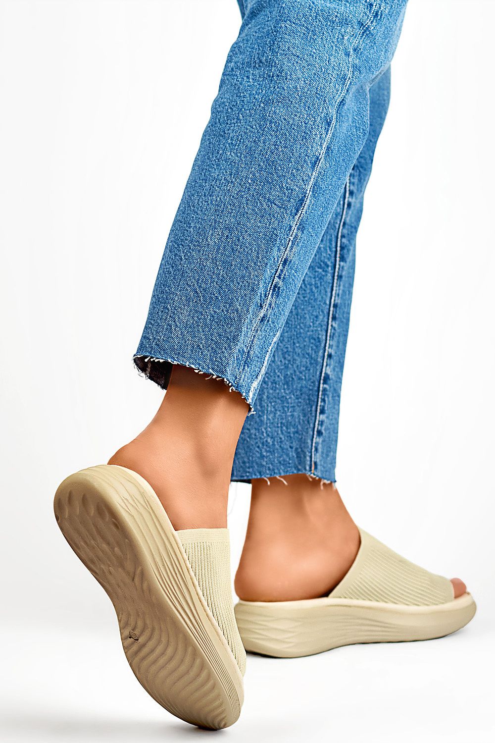 Clacquettes model 197512 PRIMO