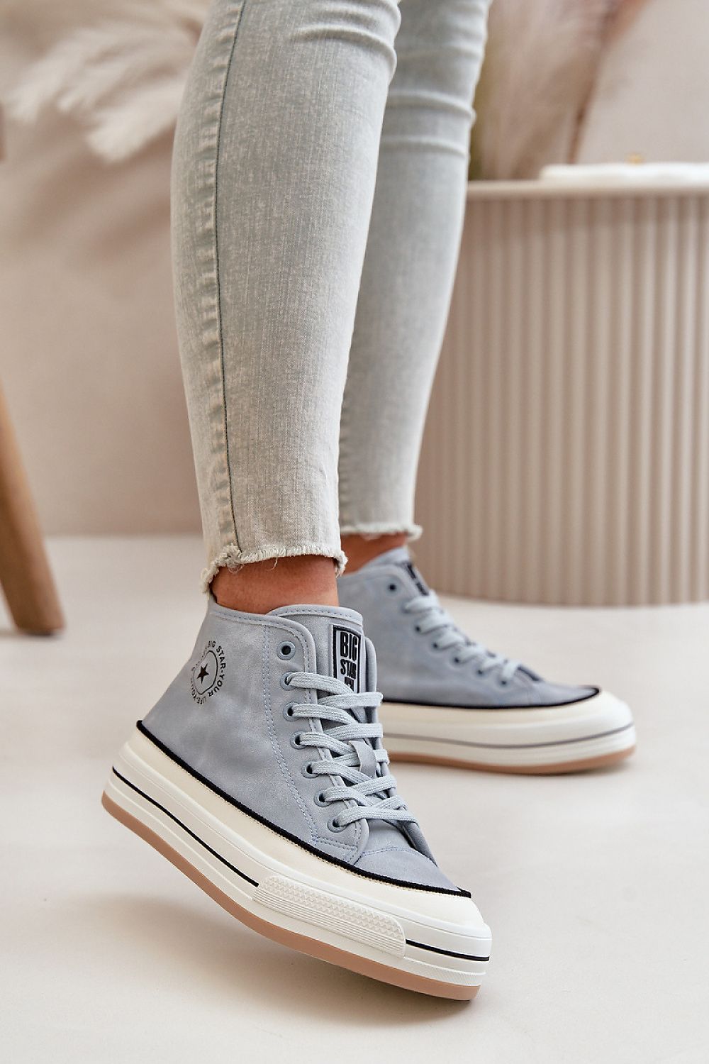 Baskets model 199910 Step in style