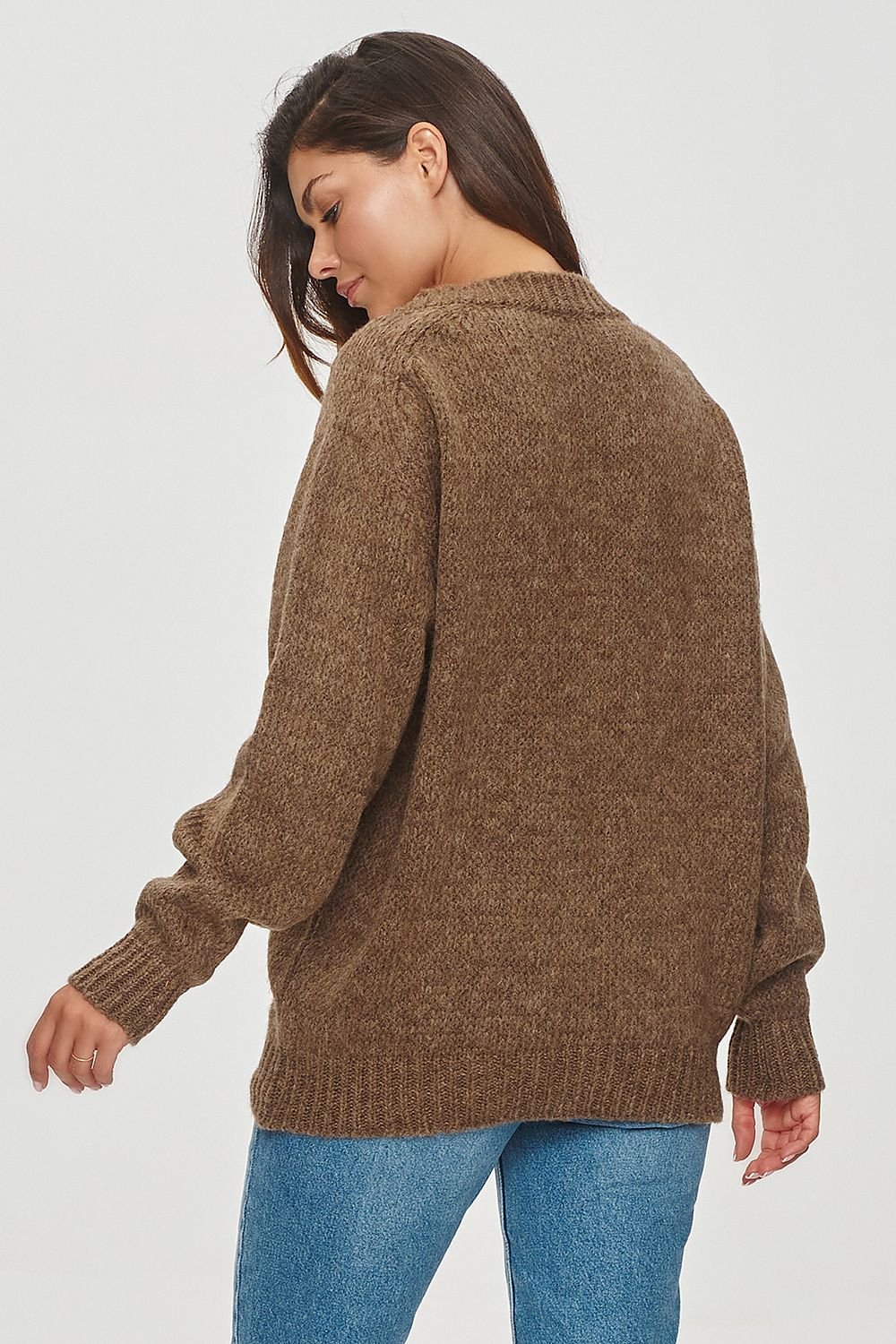 Sweater model 201802 Makadamia