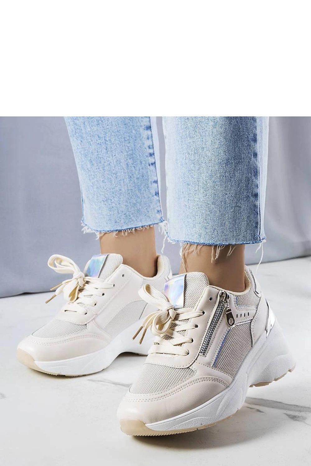 Baskets model 207114 Solea