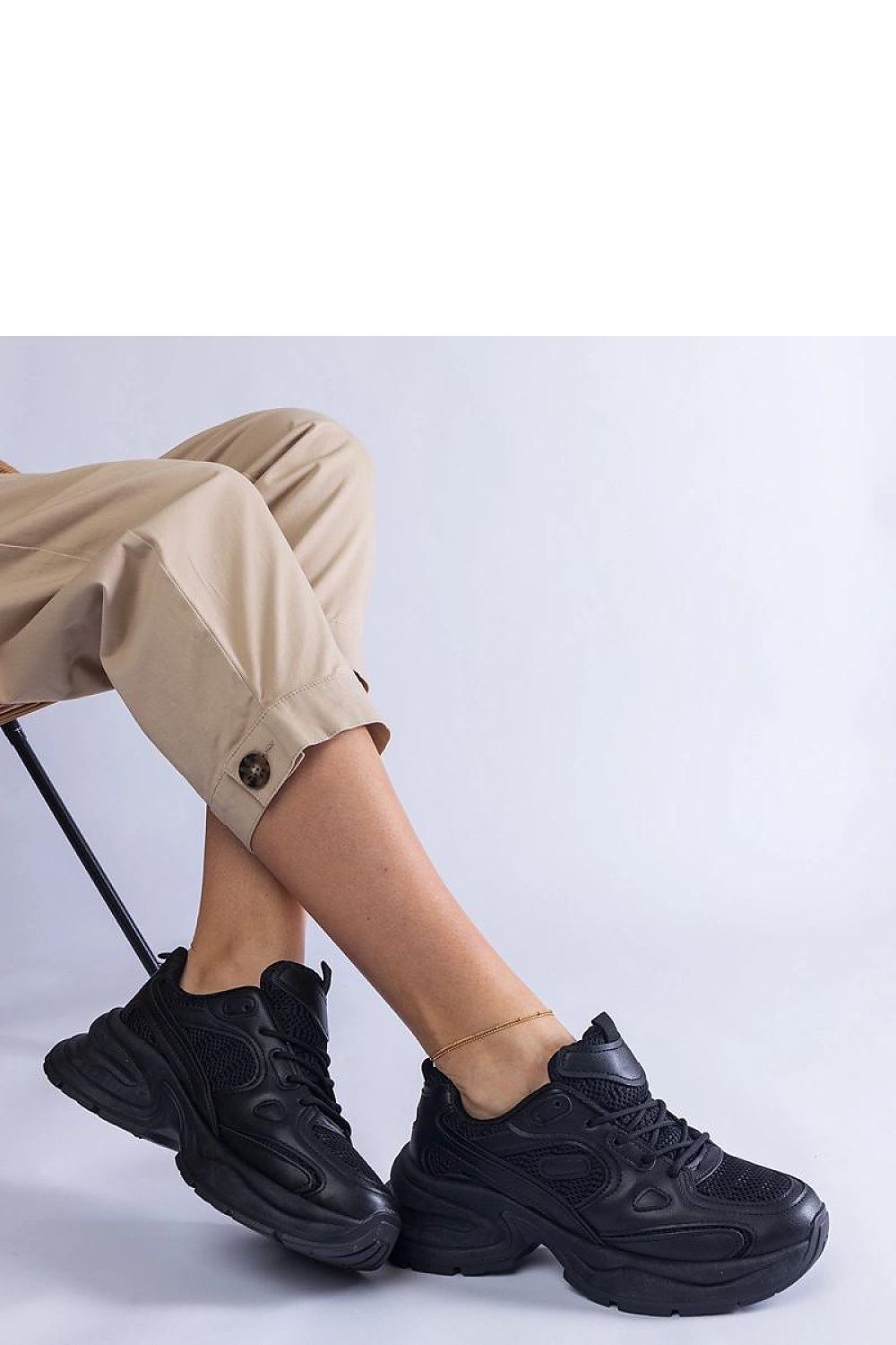 Baskets model 207130 Solea