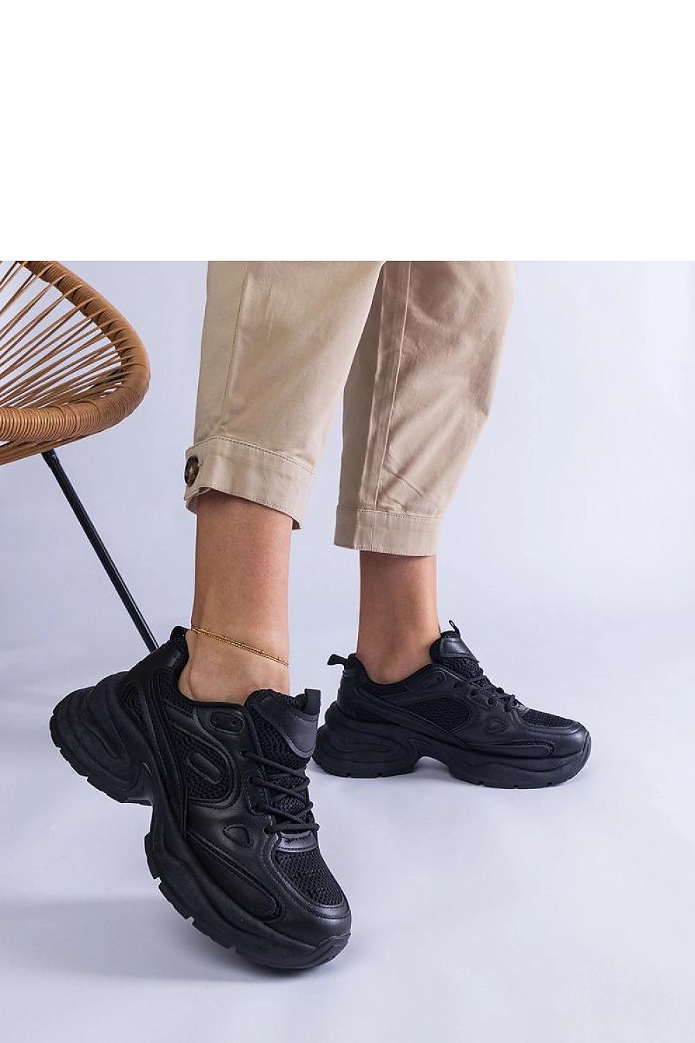 Baskets model 207130 Solea