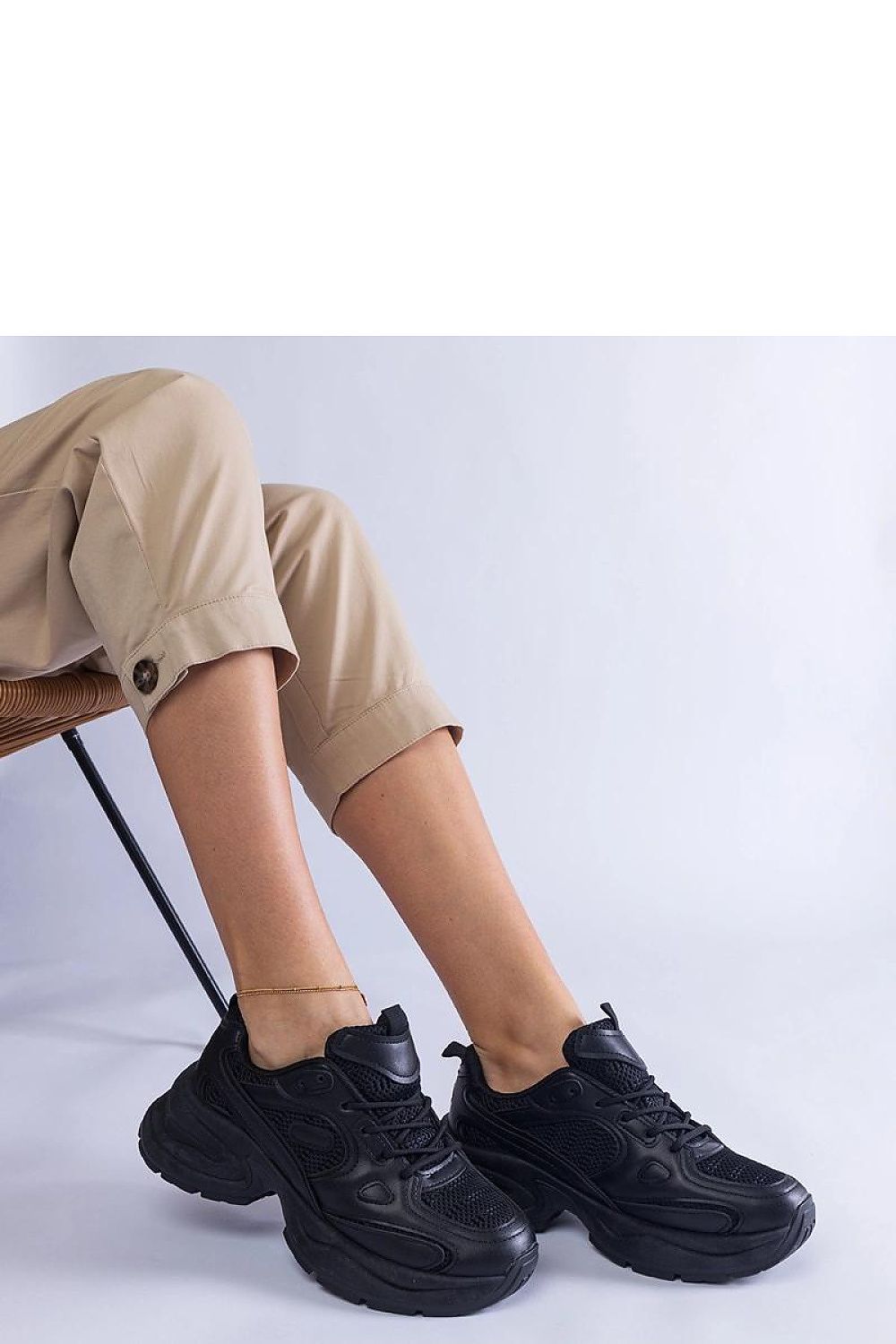 Baskets model 207130 Solea