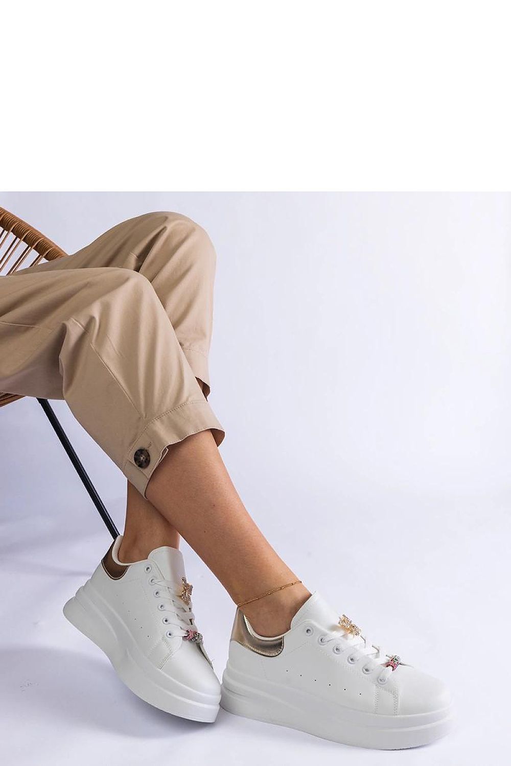 Baskets model 207134 Solea