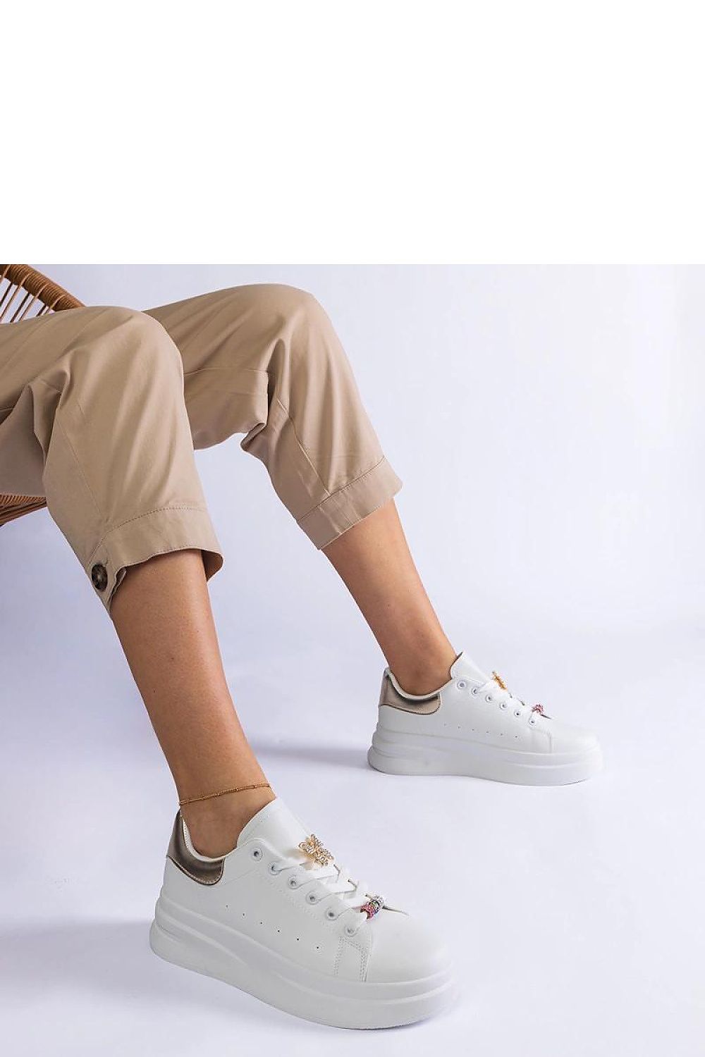 Baskets model 207134 Solea