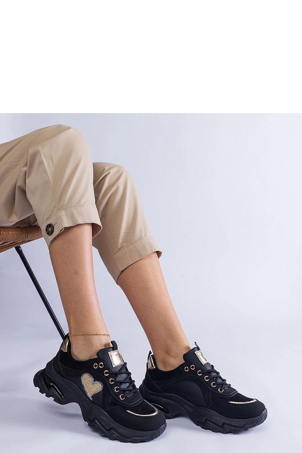 Baskets model 207136 Solea