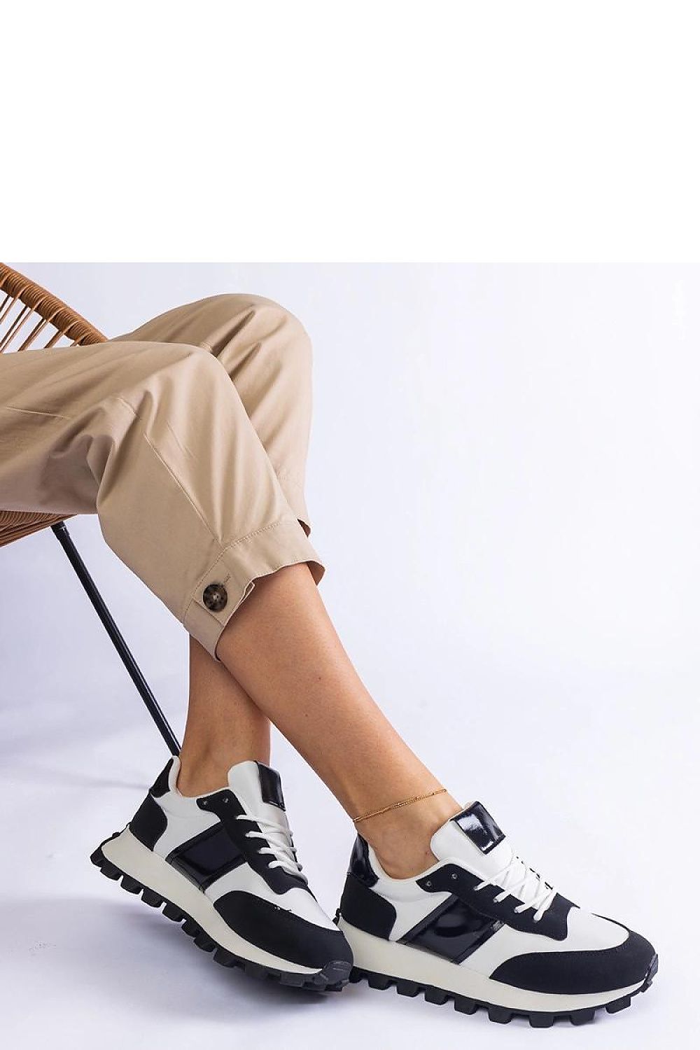 Baskets model 207138 Solea