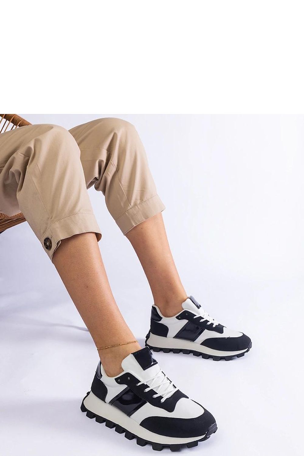 Baskets model 207138 Solea