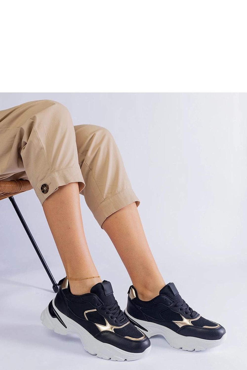 Baskets model 207140 Solea