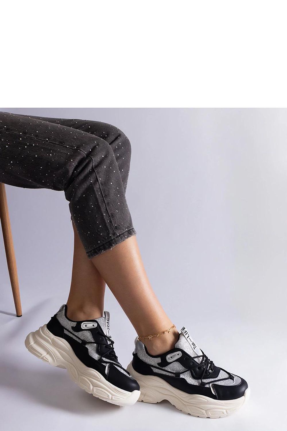 Baskets model 207150 Solea