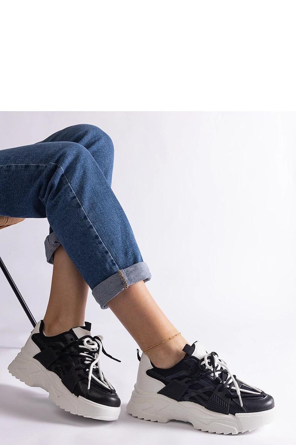 Baskets model 207156 Solea