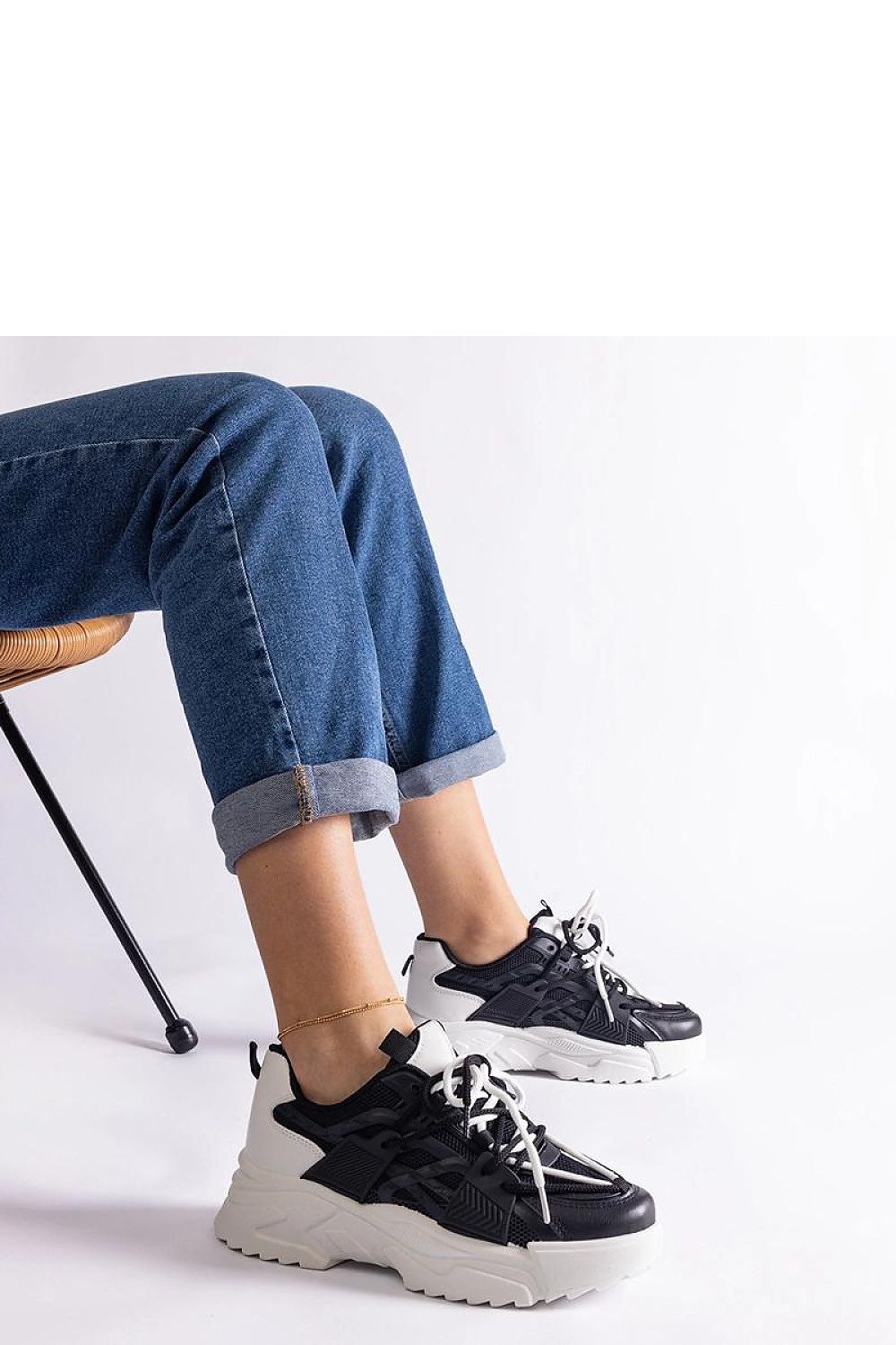 Baskets model 207156 Solea