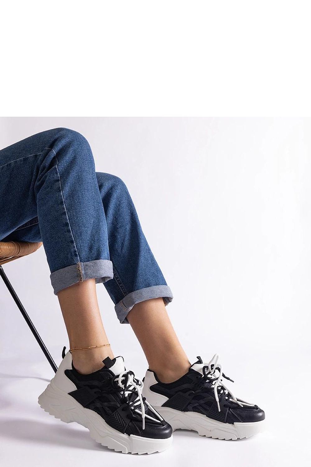 Baskets model 207156 Solea