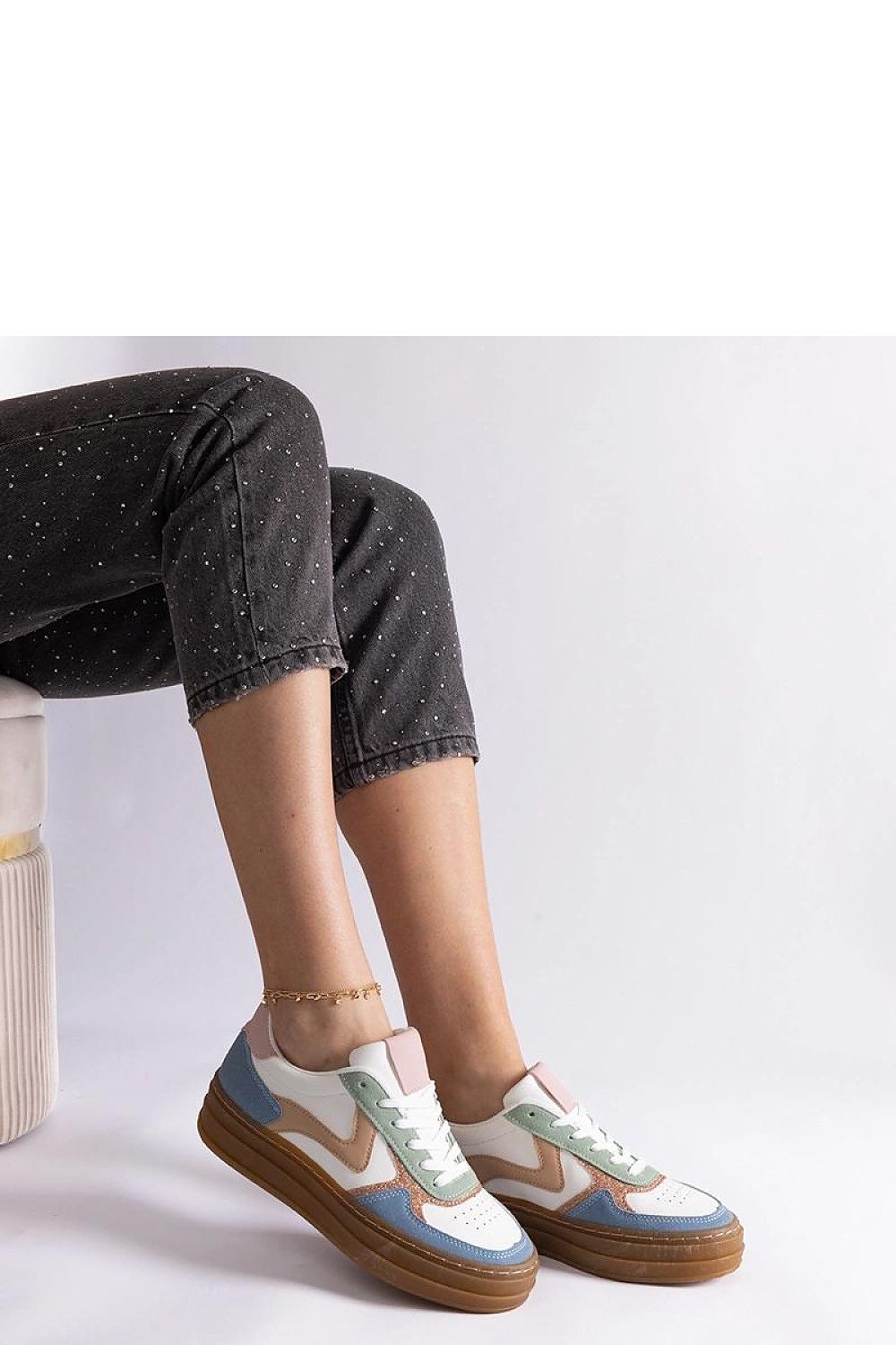 Baskets model 207182 Solea