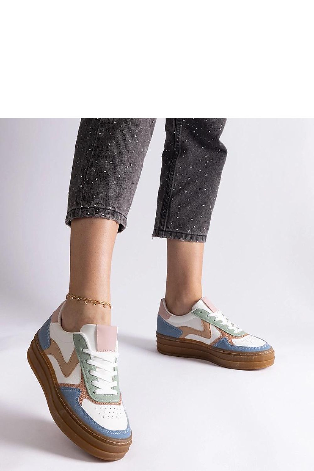 Baskets model 207182 Solea