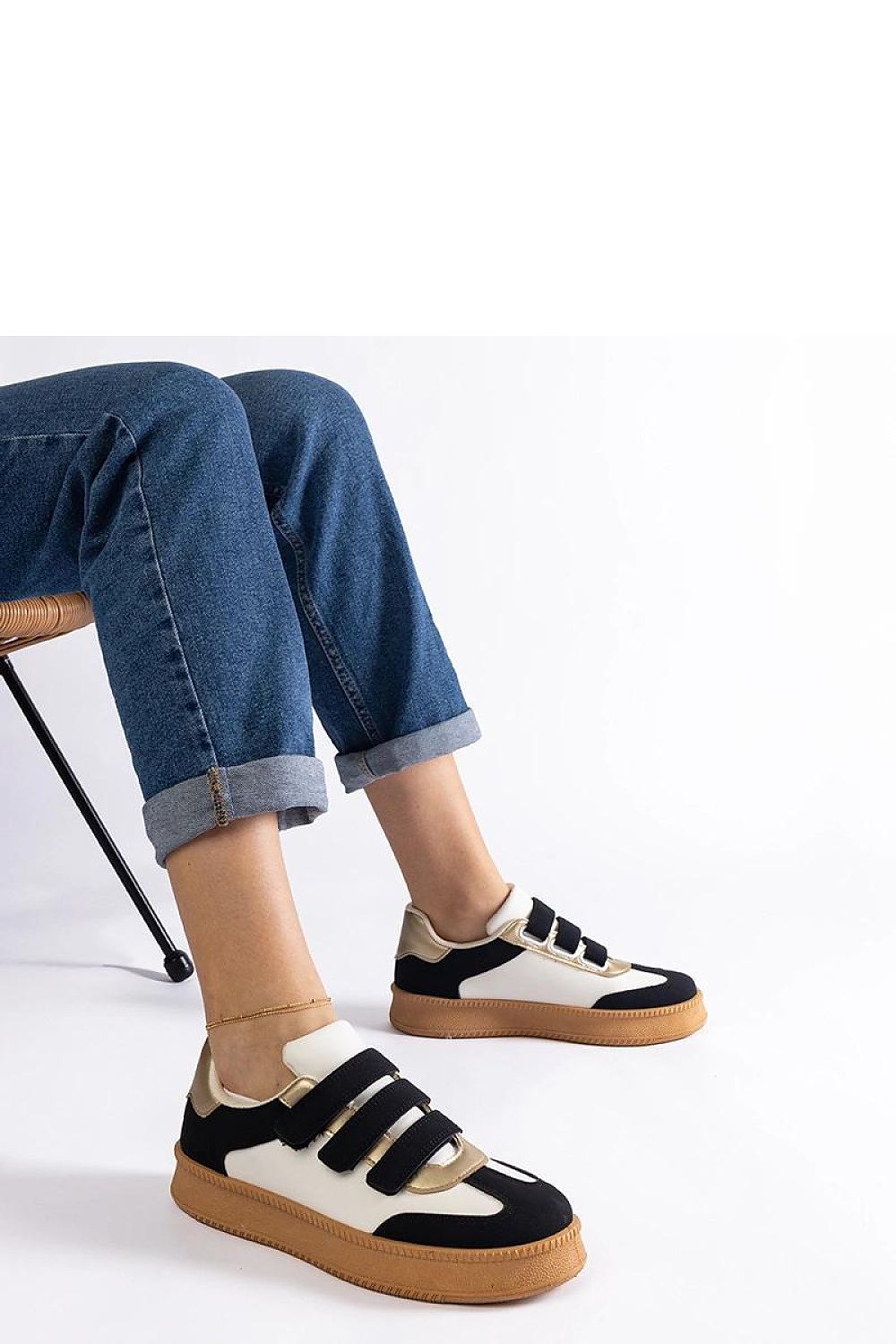 Baskets model 207189 Solea