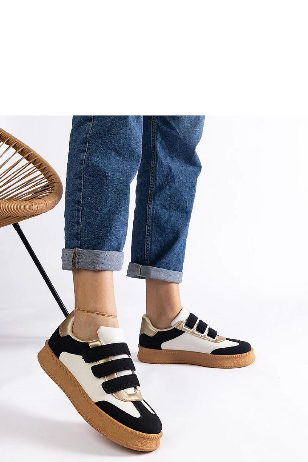 Baskets model 207189 Solea