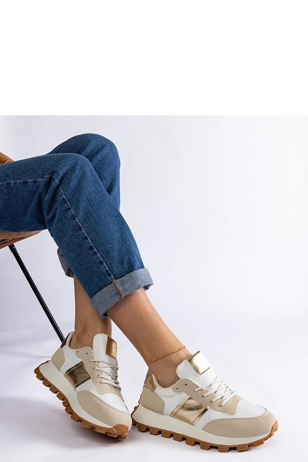 Baskets model 207190 Solea