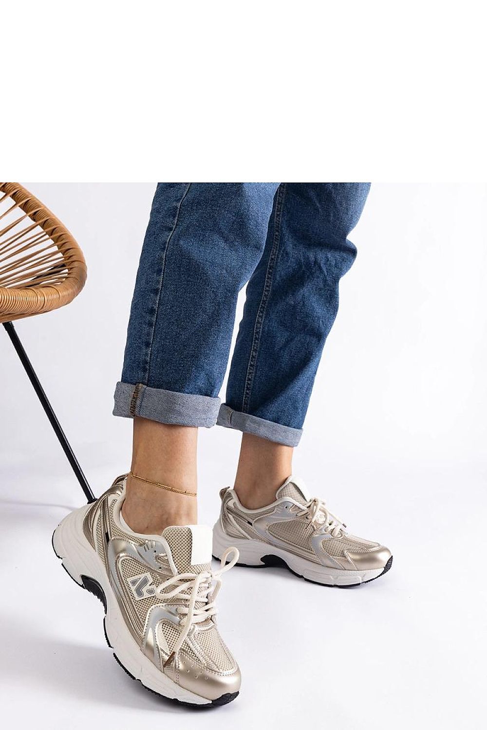 Baskets model 207193 Solea