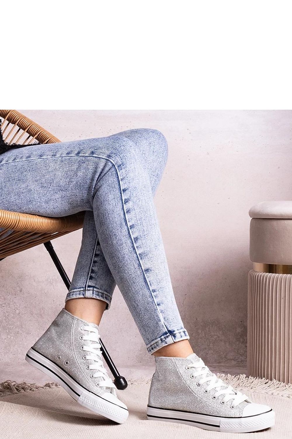 Baskets model 207211 Solea