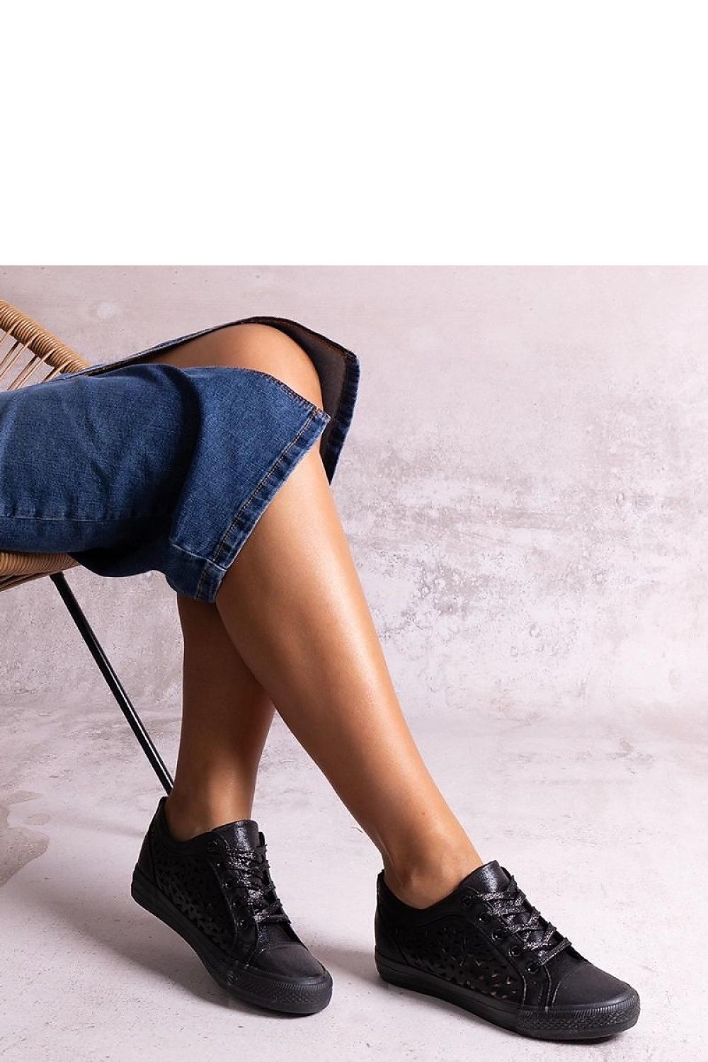 Baskets model 207234 Solea