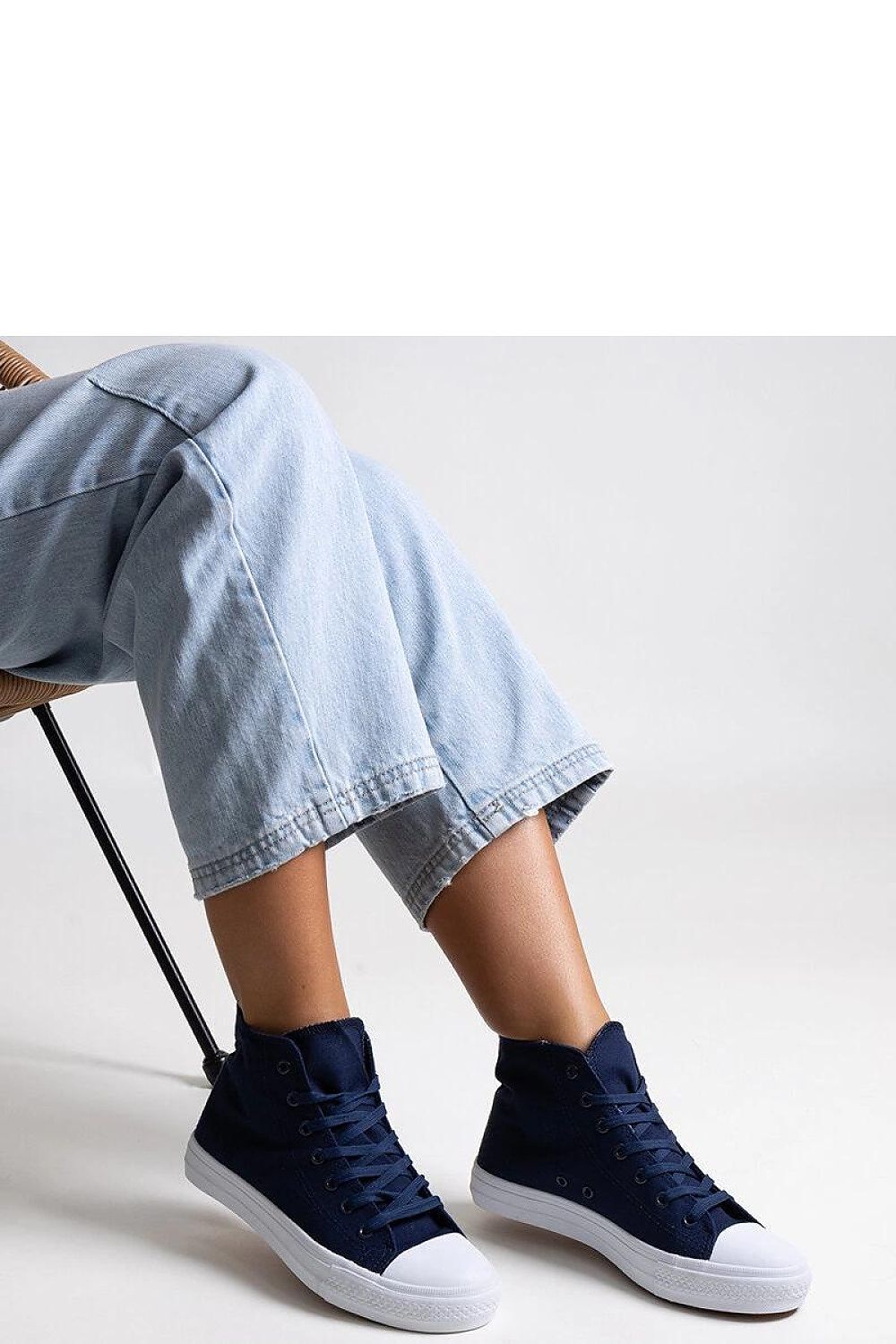 Baskets model 207235 Solea