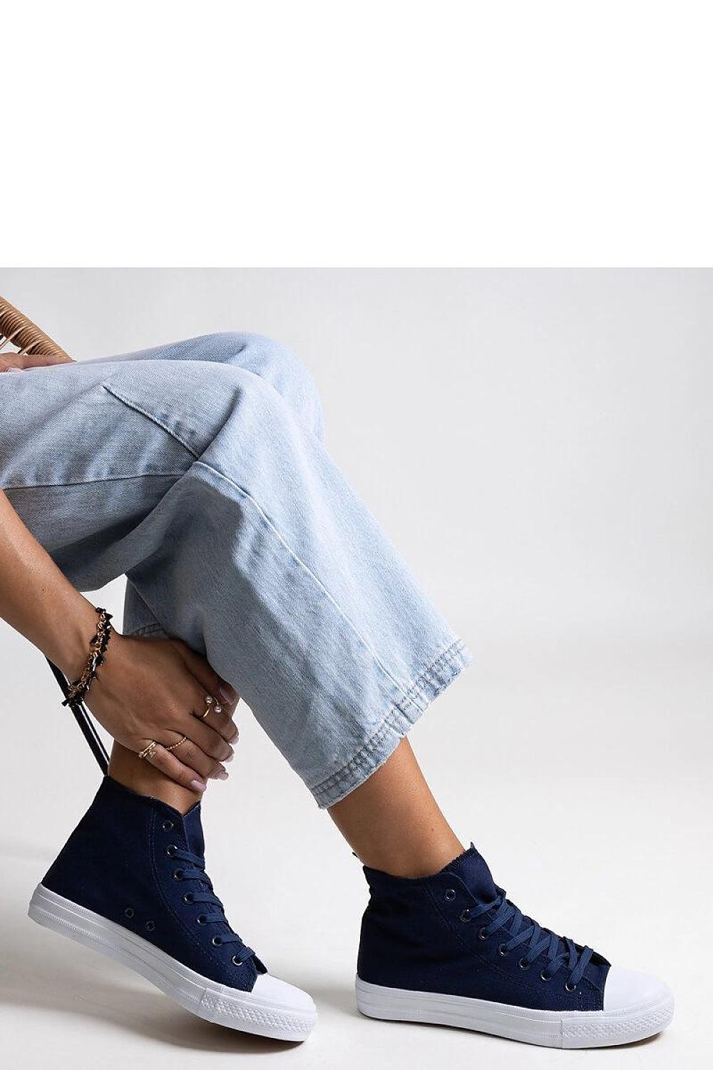 Baskets model 207235 Solea